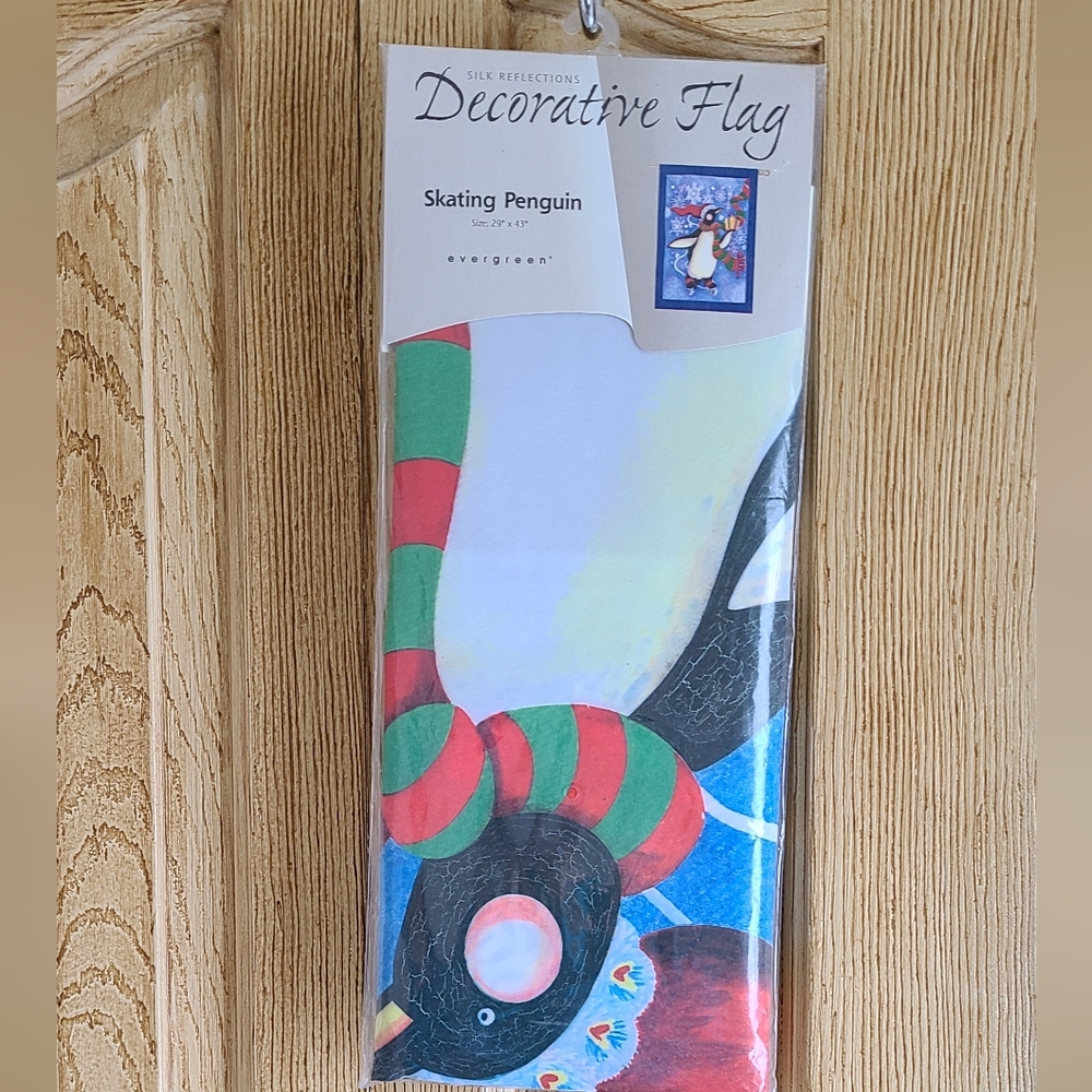 Evergreen garden flag - Skating Penguin
